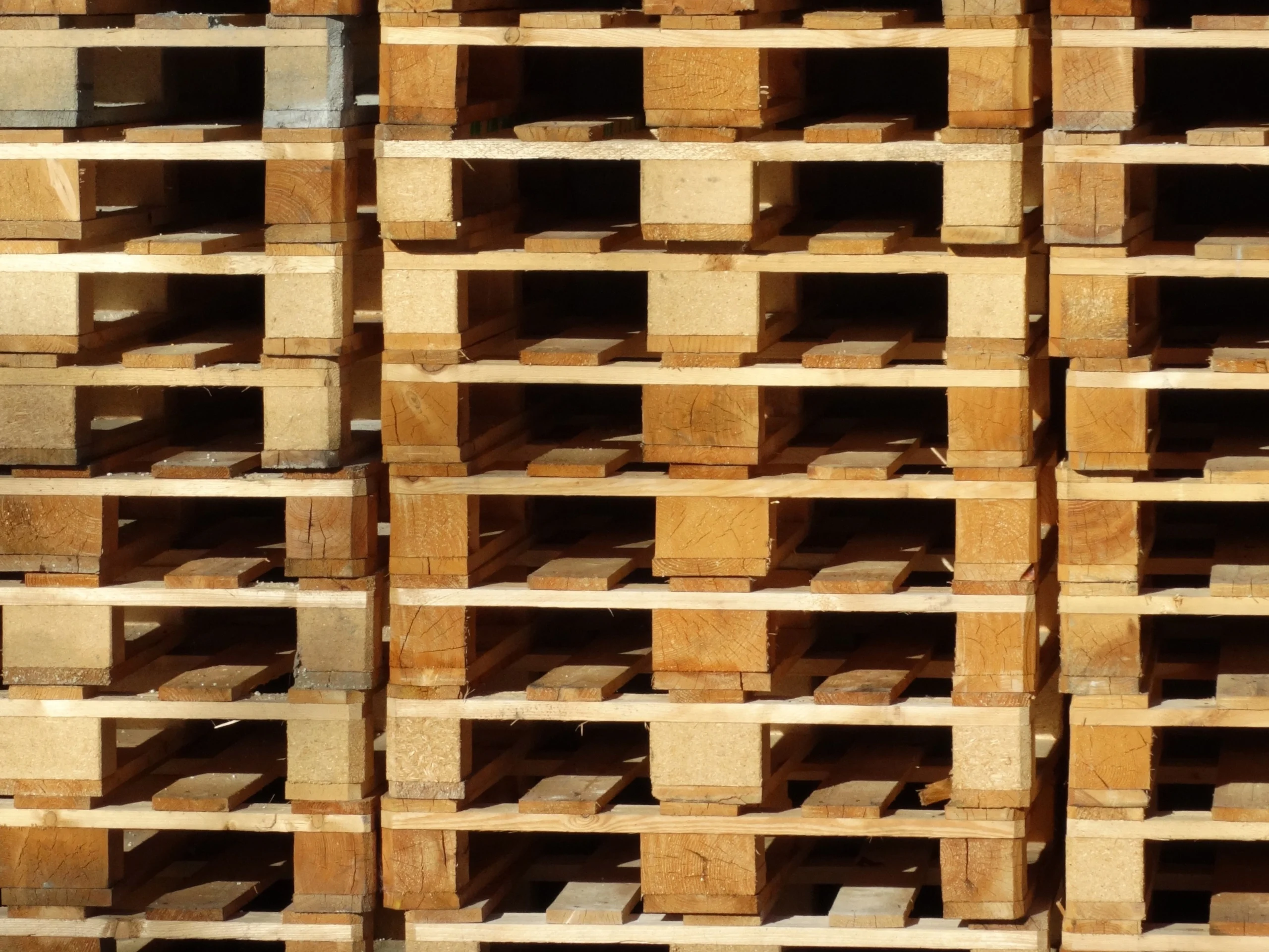 high-quality wooden pallets